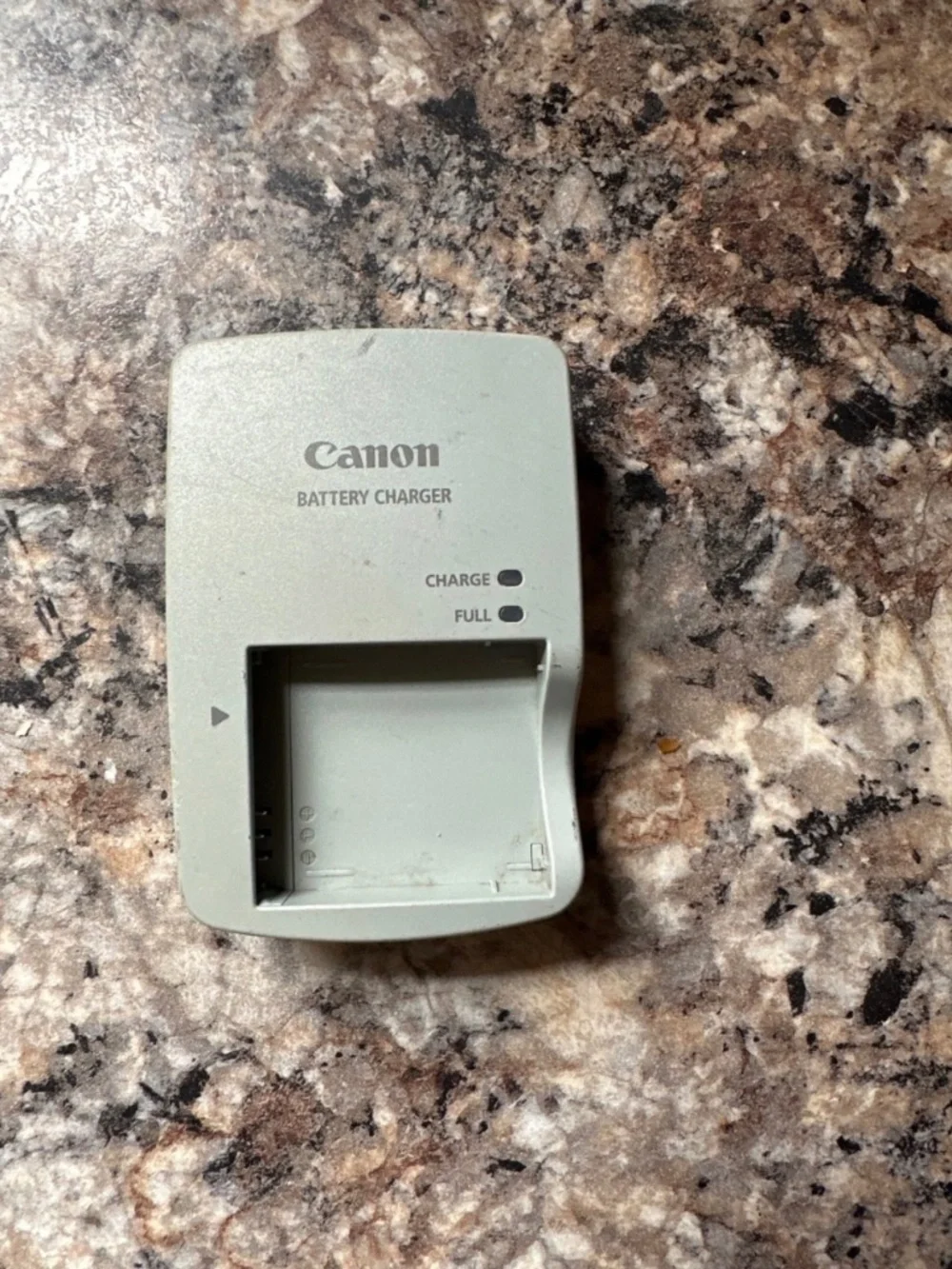 Canon CB-2LY Camera Battery Charger 100-24OV Gray, For Canon Cameras